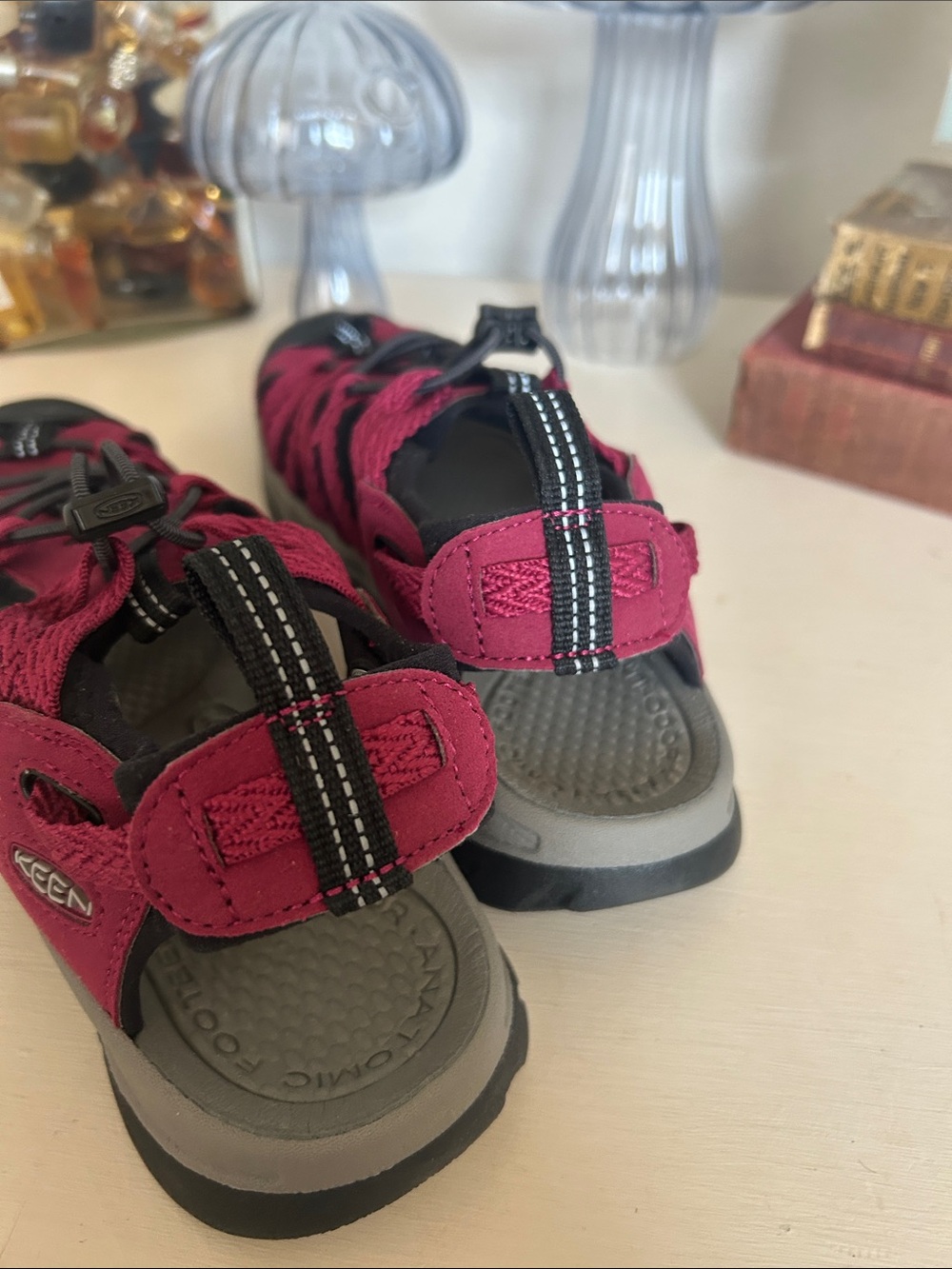 Keen Women's Whisper Pink Strappy Outdoor Adventure Sandals - Picture 10 of 11